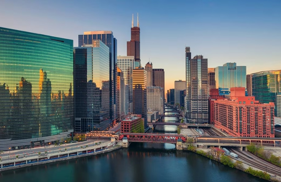 Navigating Chicago on a Budget: Explore the City